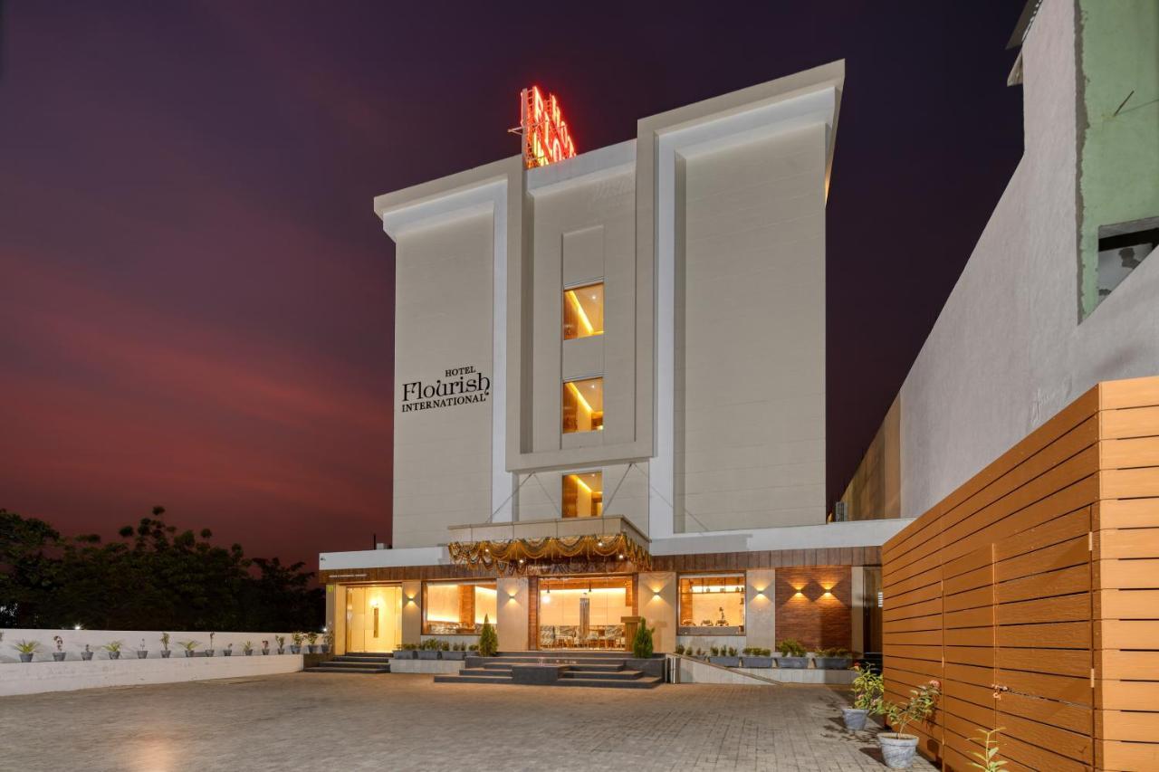 Hotel Flourish International Ahmedabad Eksteriør billede