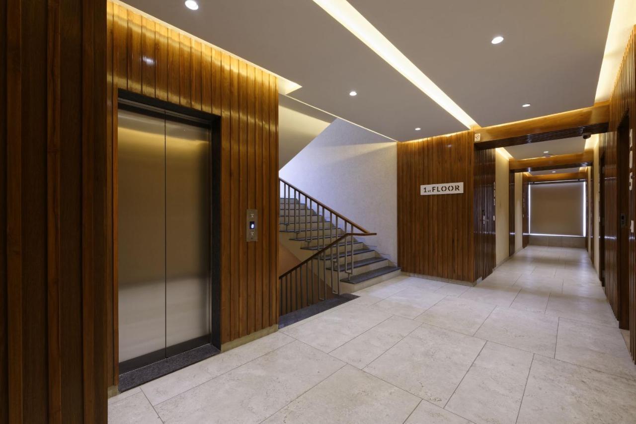 Hotel Flourish International Ahmedabad Eksteriør billede