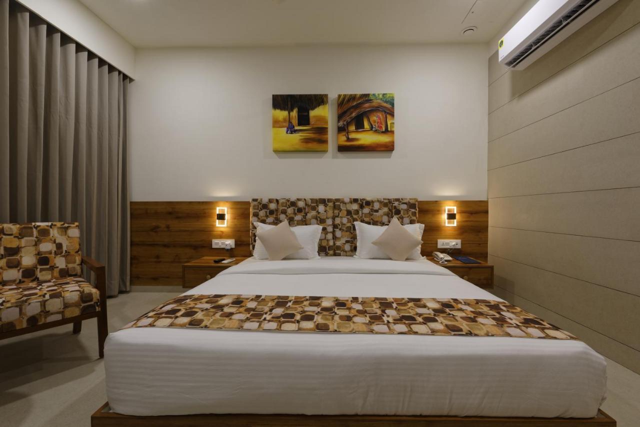 Hotel Flourish International Ahmedabad Eksteriør billede