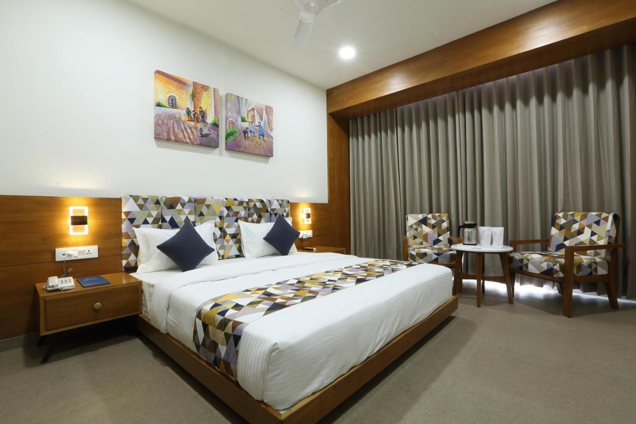 Hotel Flourish International Ahmedabad Eksteriør billede