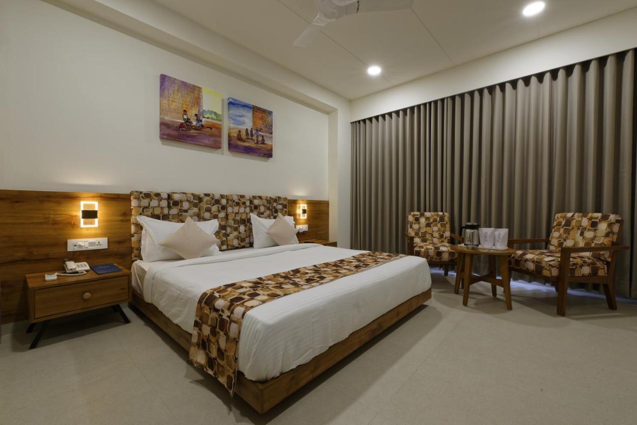 Hotel Flourish International Ahmedabad Eksteriør billede